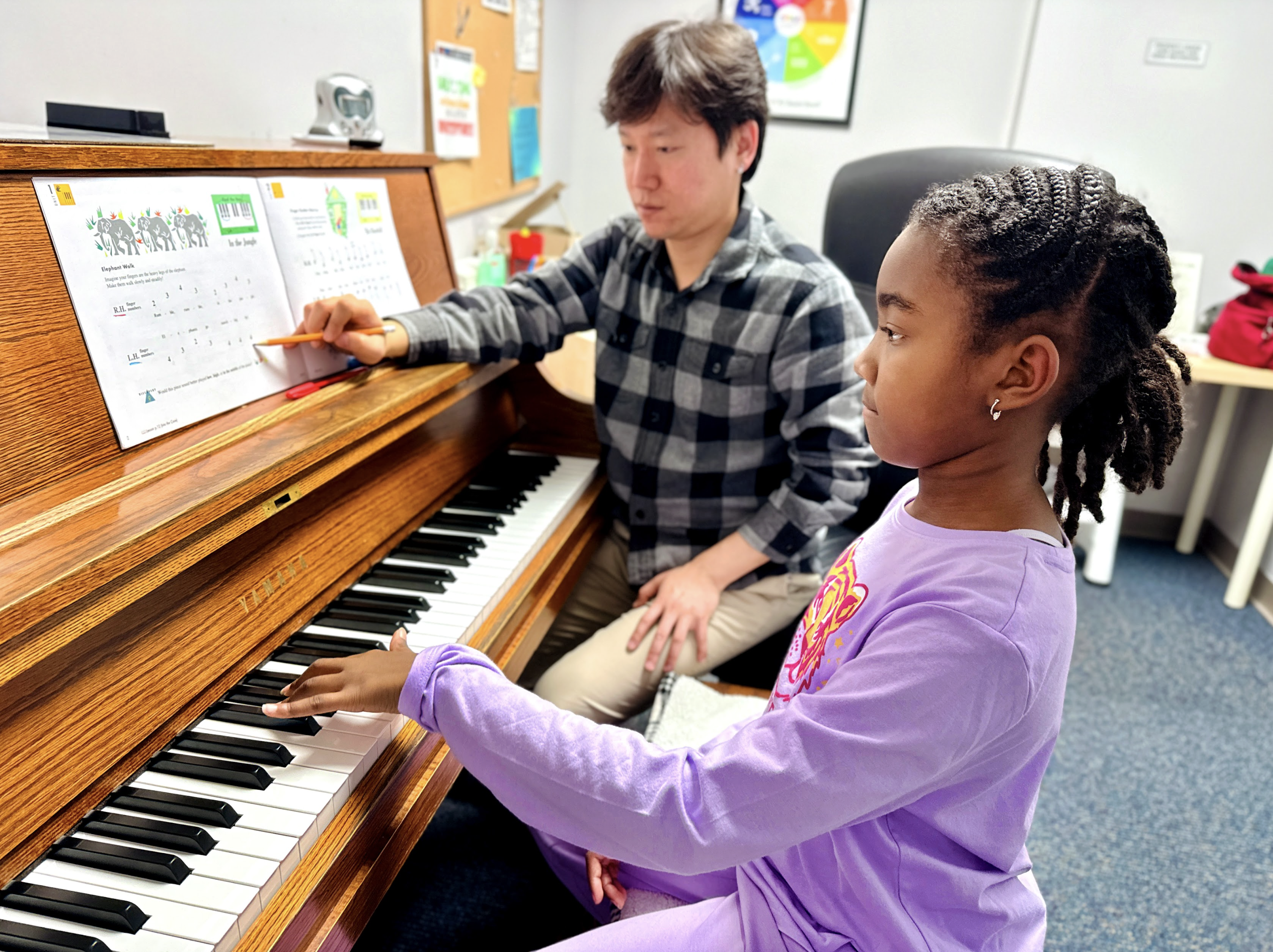 Understanding the Differences Between Group and Private Music Lessons