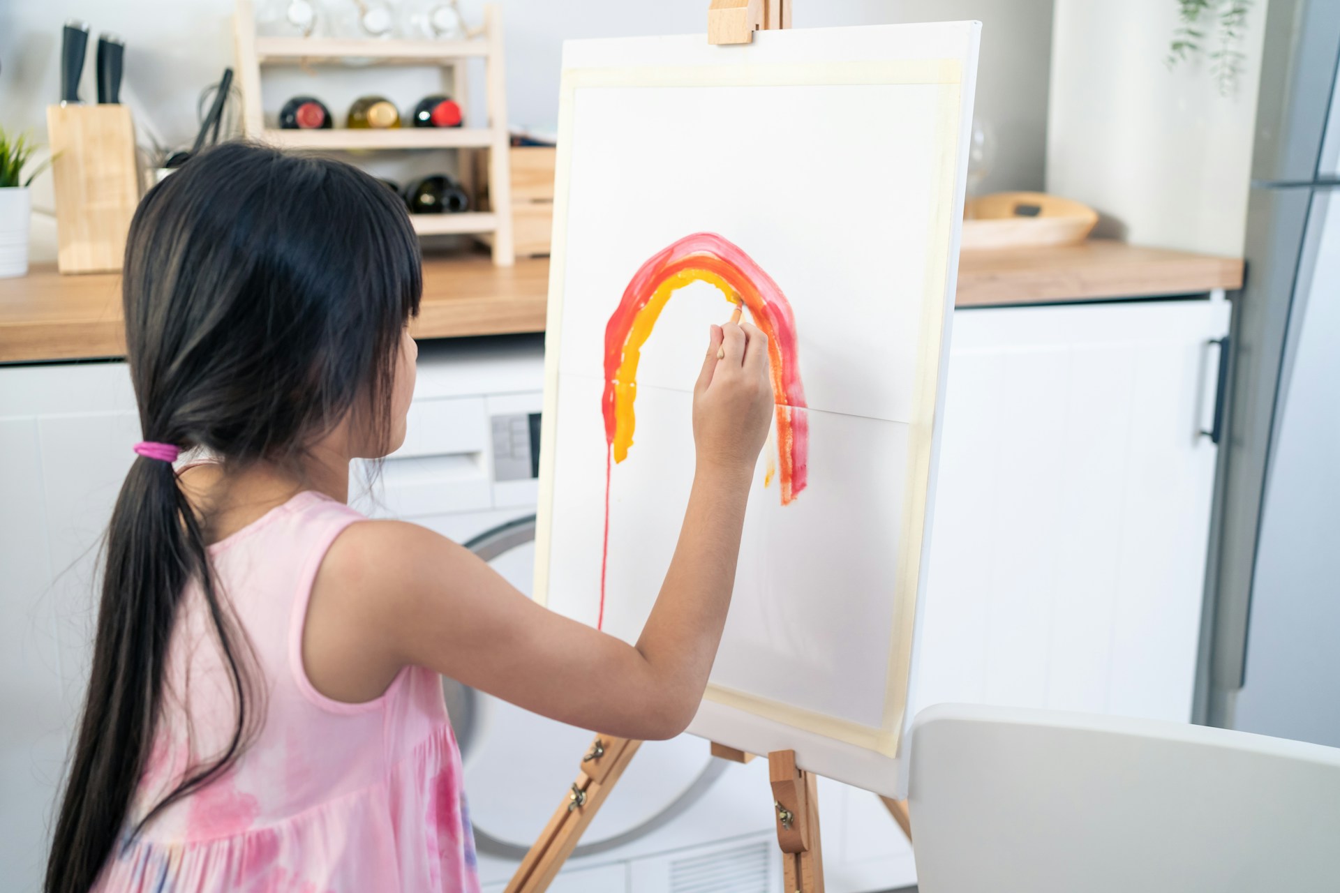 Tips for Choosing Between Drawing and Painting for Your Child